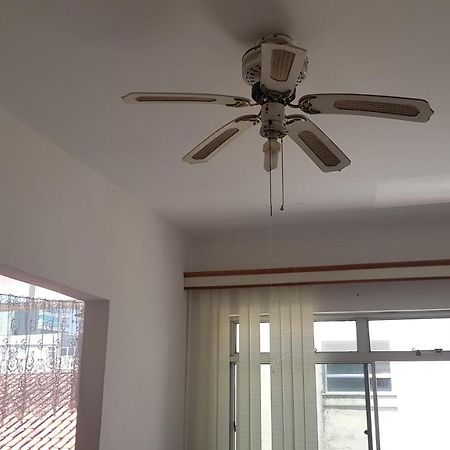 גוארויה Apartamento A Uma Quadra Da Praia מראה חיצוני תמונה