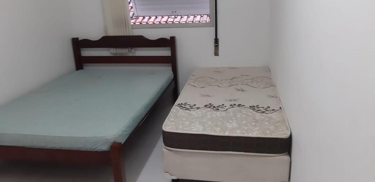 גוארויה Apartamento A Uma Quadra Da Praia מראה חיצוני תמונה